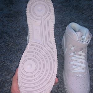 New in box air forces mid Venice